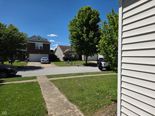 942 Brookstone Drive, Franklin, IN 46131