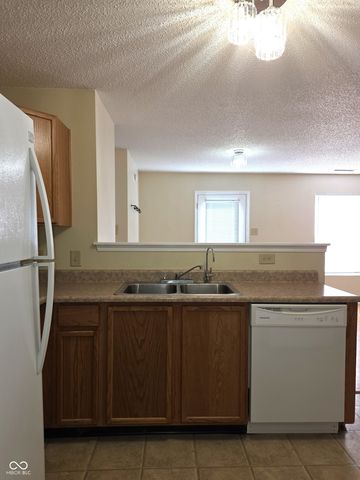 942 Brookstone Drive, Franklin, IN 46131