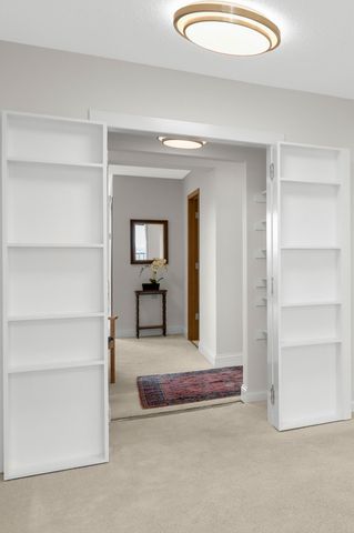 7600 Golden Valley Road 709, Golden Valley, MN 55427