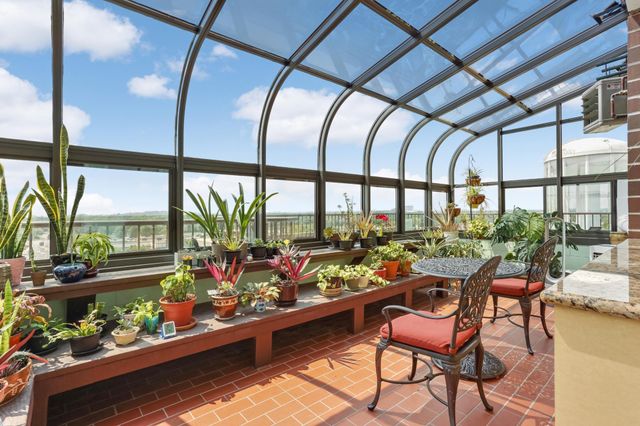 7600 Golden Valley Road 709, Golden Valley, MN 55427