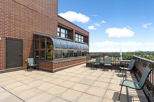 7600 Golden Valley Road 709, Golden Valley, MN 55427