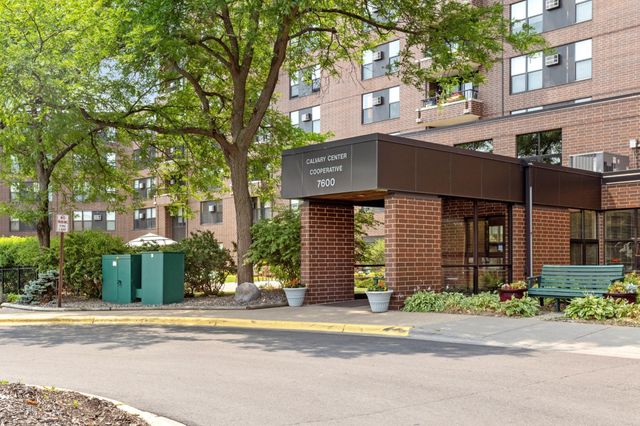 7600 Golden Valley Road 709, Golden Valley, MN 55427