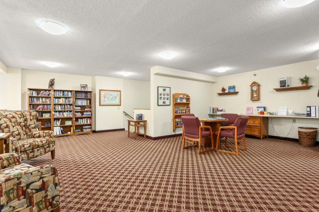 7600 Golden Valley Road 709, Golden Valley, MN 55427