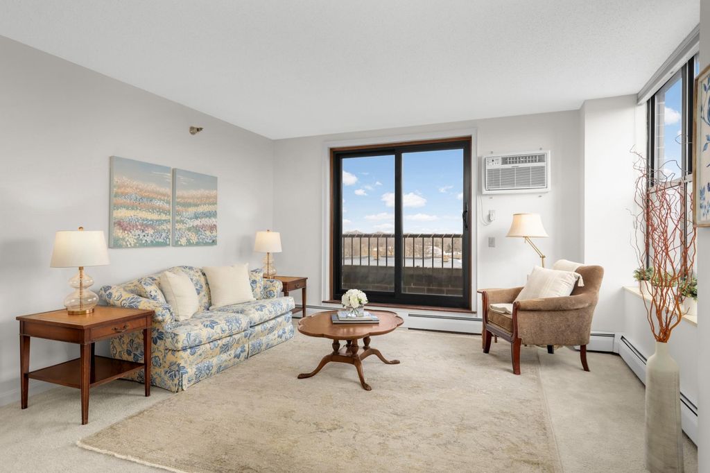 7600 Golden Valley Road 709, Golden Valley, MN 55427