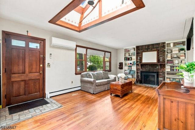 2 Mohican Trl, Jefferson Twp., NJ 07438