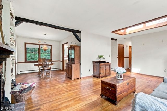 2 Mohican Trl, Jefferson Twp., NJ 07438