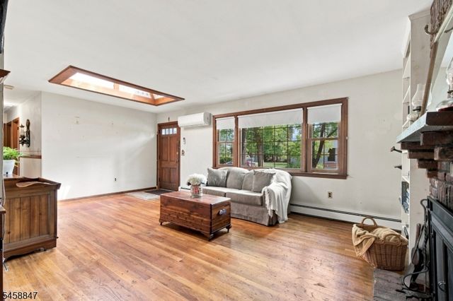 2 Mohican Trl, Jefferson Twp., NJ 07438