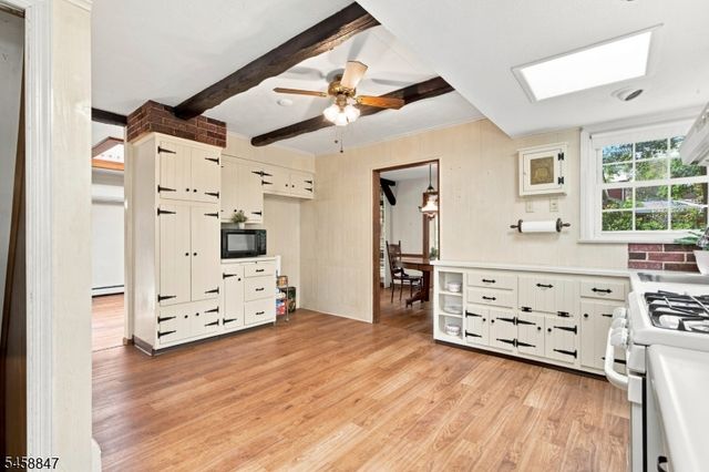 2 Mohican Trl, Jefferson Twp., NJ 07438