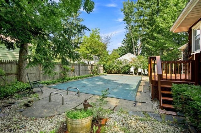 2 Mohican Trl, Jefferson Twp., NJ 07438