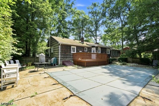 2 Mohican Trl, Jefferson Twp., NJ 07438