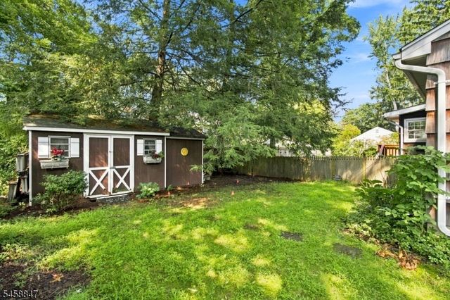 2 Mohican Trl, Jefferson Twp., NJ 07438