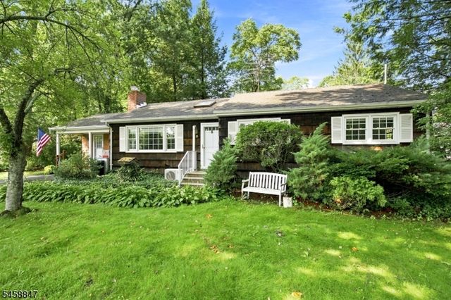 2 Mohican Trl, Jefferson Twp., NJ 07438