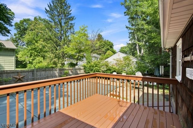 2 Mohican Trl, Jefferson Twp., NJ 07438