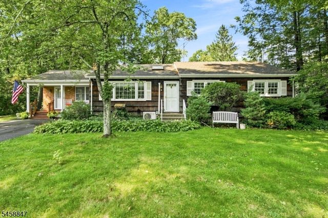 2 Mohican Trl, Jefferson Twp., NJ 07438