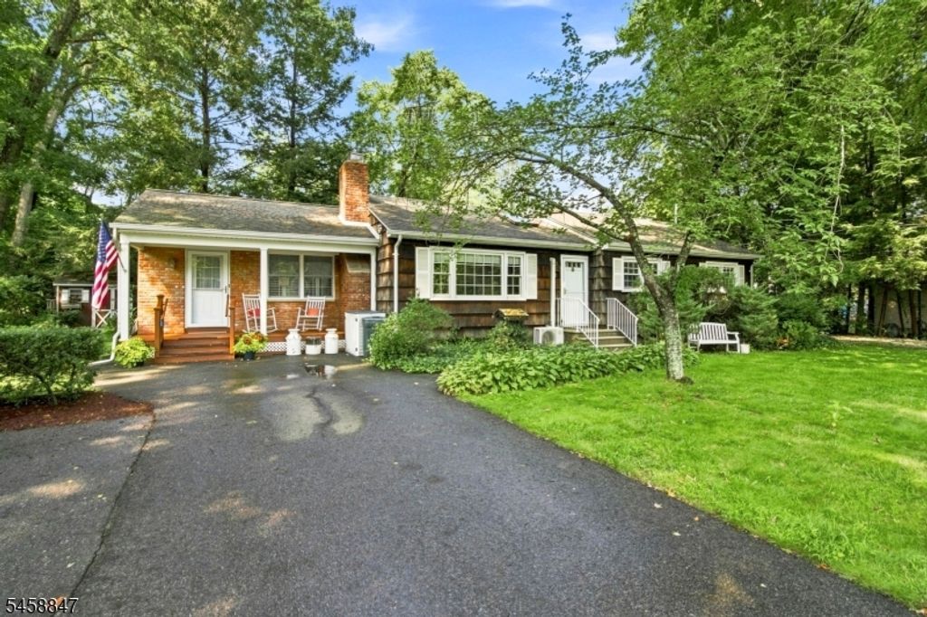 2 Mohican Trl, Jefferson Twp., NJ 07438