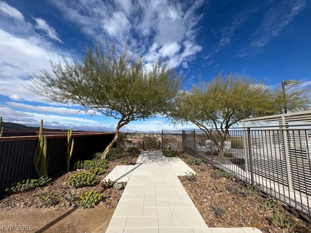 7 Sky Arc Court, Henderson, NV 89012