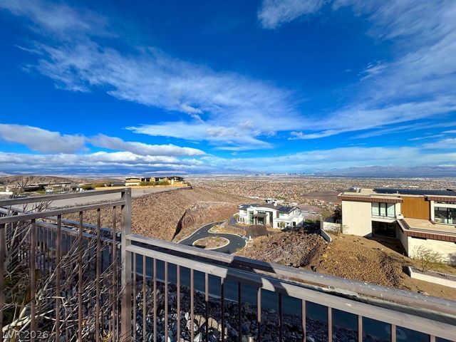 7 Sky Arc Court, Henderson, NV 89012