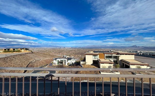 7 Sky Arc Court, Henderson, NV 89012