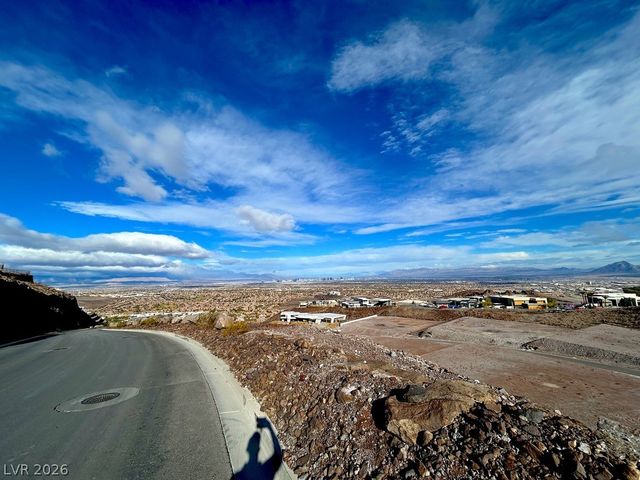 7 Sky Arc Court, Henderson, NV 89012