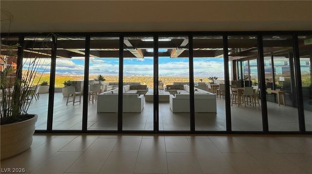 7 Sky Arc Court, Henderson, NV 89012
