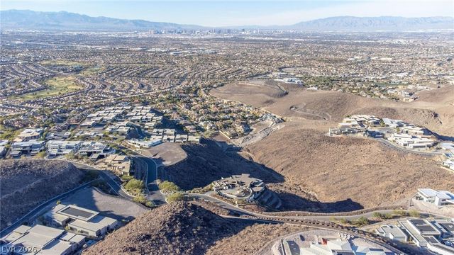 7 Sky Arc Court, Henderson, NV 89012