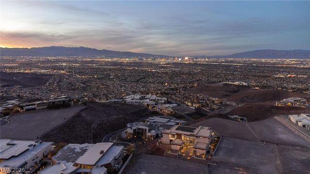7 Sky Arc Court, Henderson, NV 89012