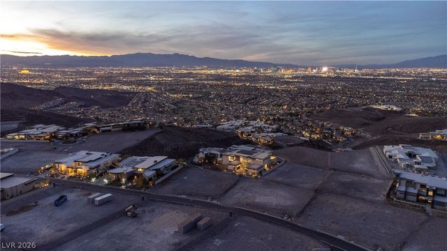 7 Sky Arc Court, Henderson, NV 89012