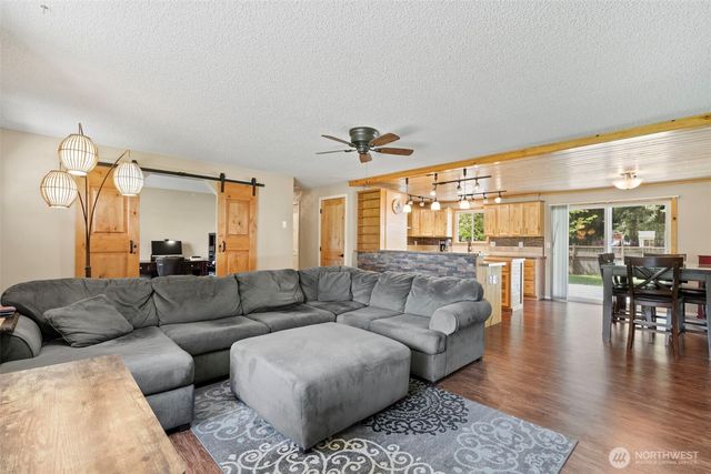 19147 Loganberry Street SW, Rochester, WA 98579