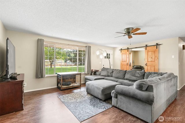 19147 Loganberry Street SW, Rochester, WA 98579