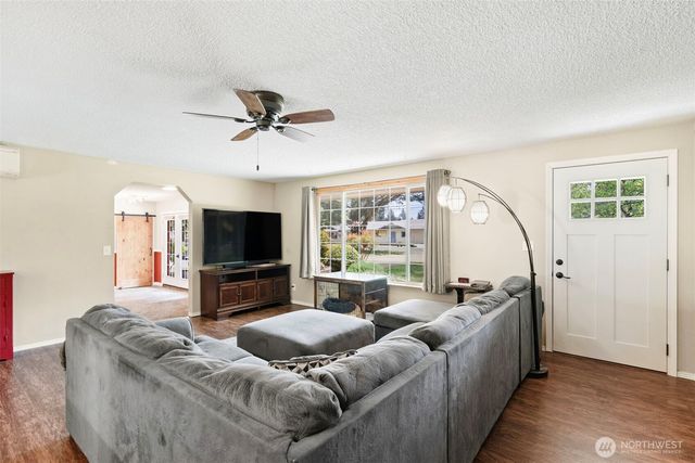 19147 Loganberry Street SW, Rochester, WA 98579