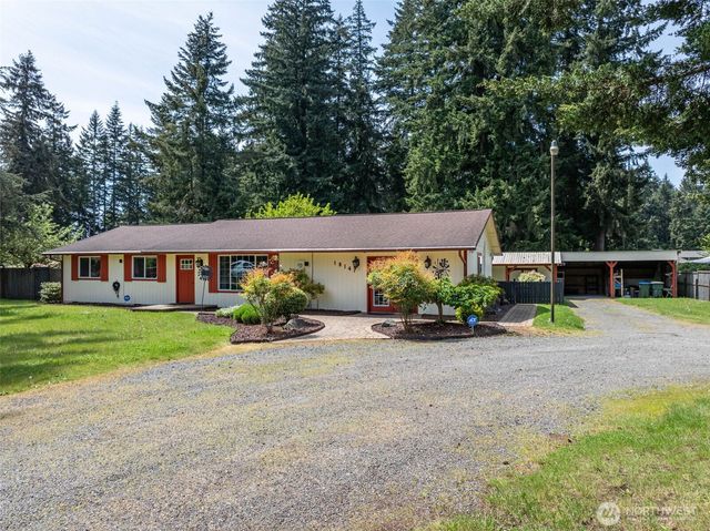 19147 Loganberry Street SW, Rochester, WA 98579
