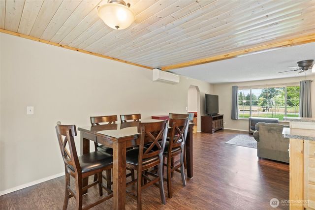 19147 Loganberry Street SW, Rochester, WA 98579