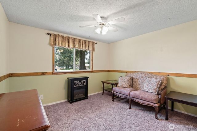 19147 Loganberry Street SW, Rochester, WA 98579