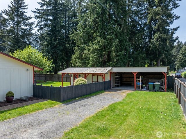 19147 Loganberry Street SW, Rochester, WA 98579