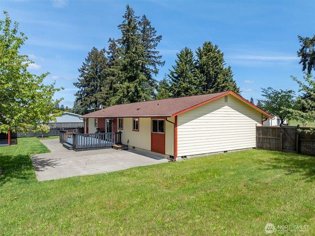 19147 Loganberry Street SW, Rochester, WA 98579