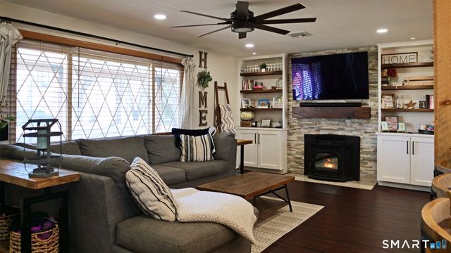 1061 North Street, Suffield, CT 06078