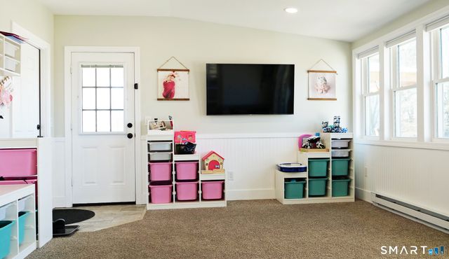 1061 North Street, Suffield, CT 06078