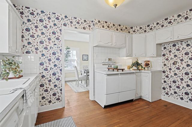 418 S Roosevelt St, Wichita, KS 67218