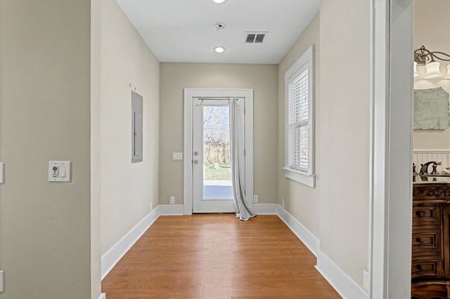 418 S Roosevelt St, Wichita, KS 67218