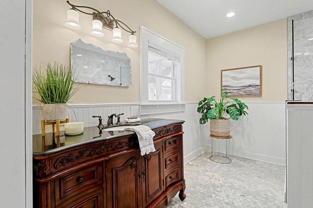 418 S Roosevelt St, Wichita, KS 67218