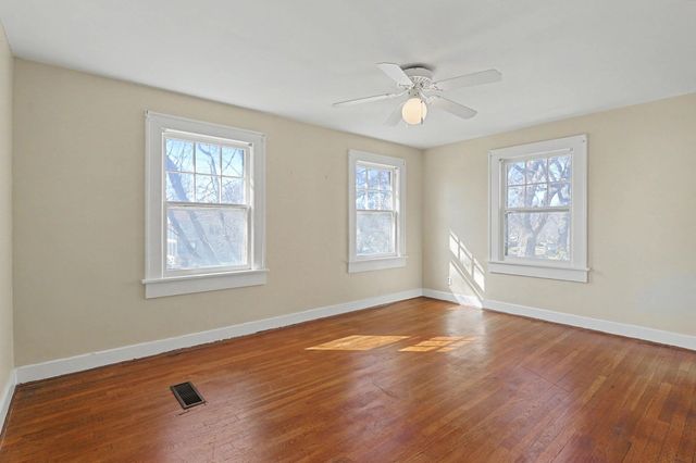 418 S Roosevelt St, Wichita, KS 67218