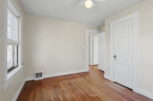 418 S Roosevelt St, Wichita, KS 67218