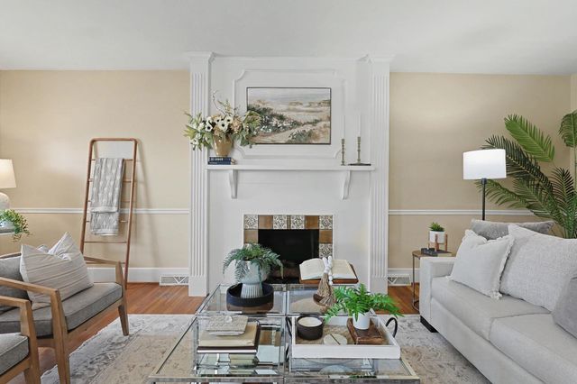 418 S Roosevelt St, Wichita, KS 67218