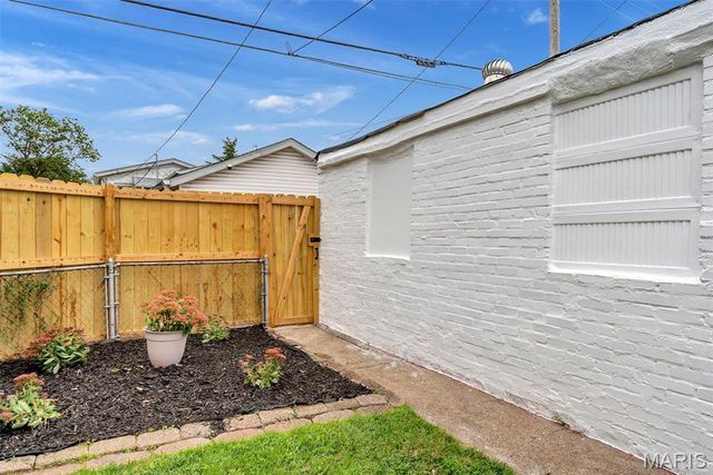 4316 Gertrude Avenue, St Louis, MO 63116