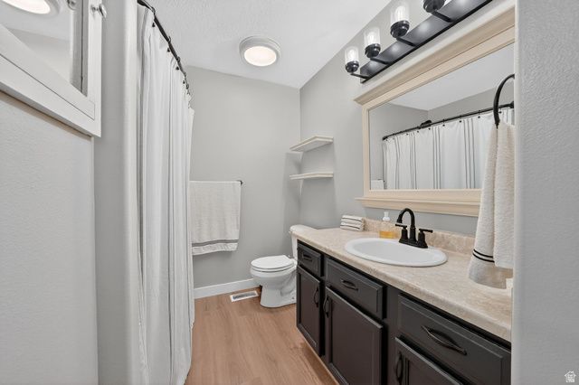 2004 E JUNIPER DR, Eagle Mountain, UT 84005