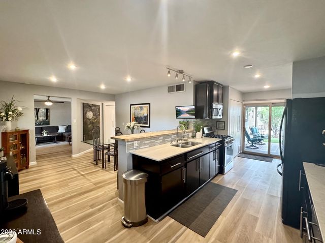 333 E TAYLOR Street, Tempe, AZ 85288