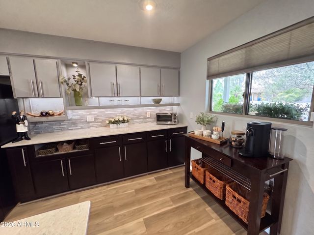 333 E TAYLOR Street, Tempe, AZ 85288