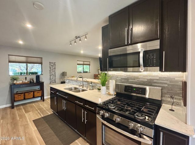 333 E TAYLOR Street, Tempe, AZ 85288
