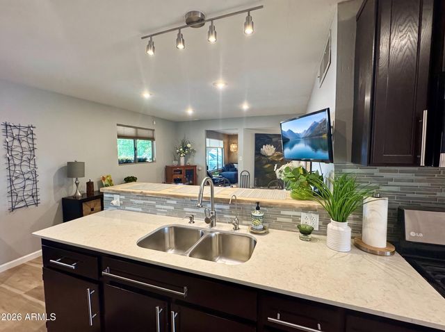333 E TAYLOR Street, Tempe, AZ 85288