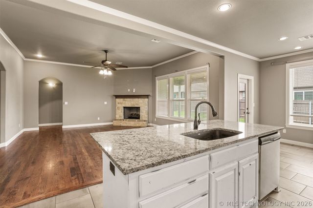 8110 N 77 East Avenue, Owasso, OK 74055